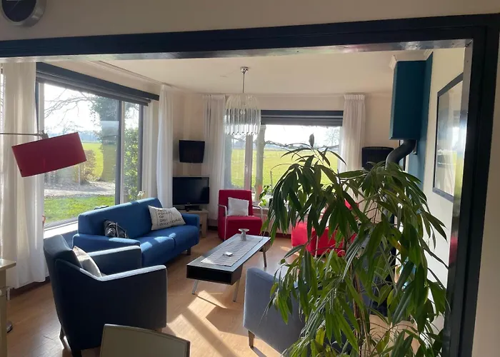 5 Pers Met Hottub Nabij Vorden